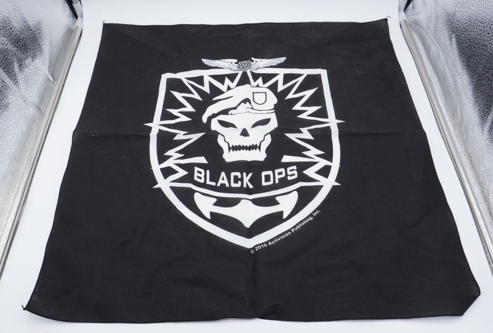 RARE PROMOTIONAL Activision Black Ops Skull Flag Call of Duty: Black Ops 2010