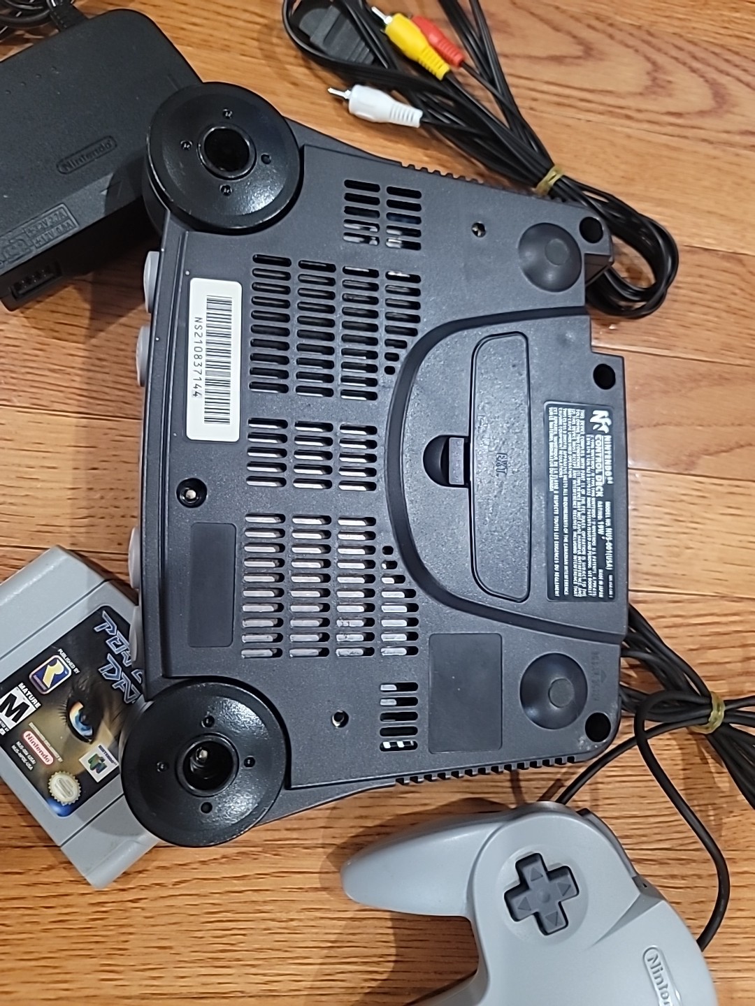 Nintendo 64 N64 Bundle, Perfect Dark, Jumper Pack, and an OEM Controller