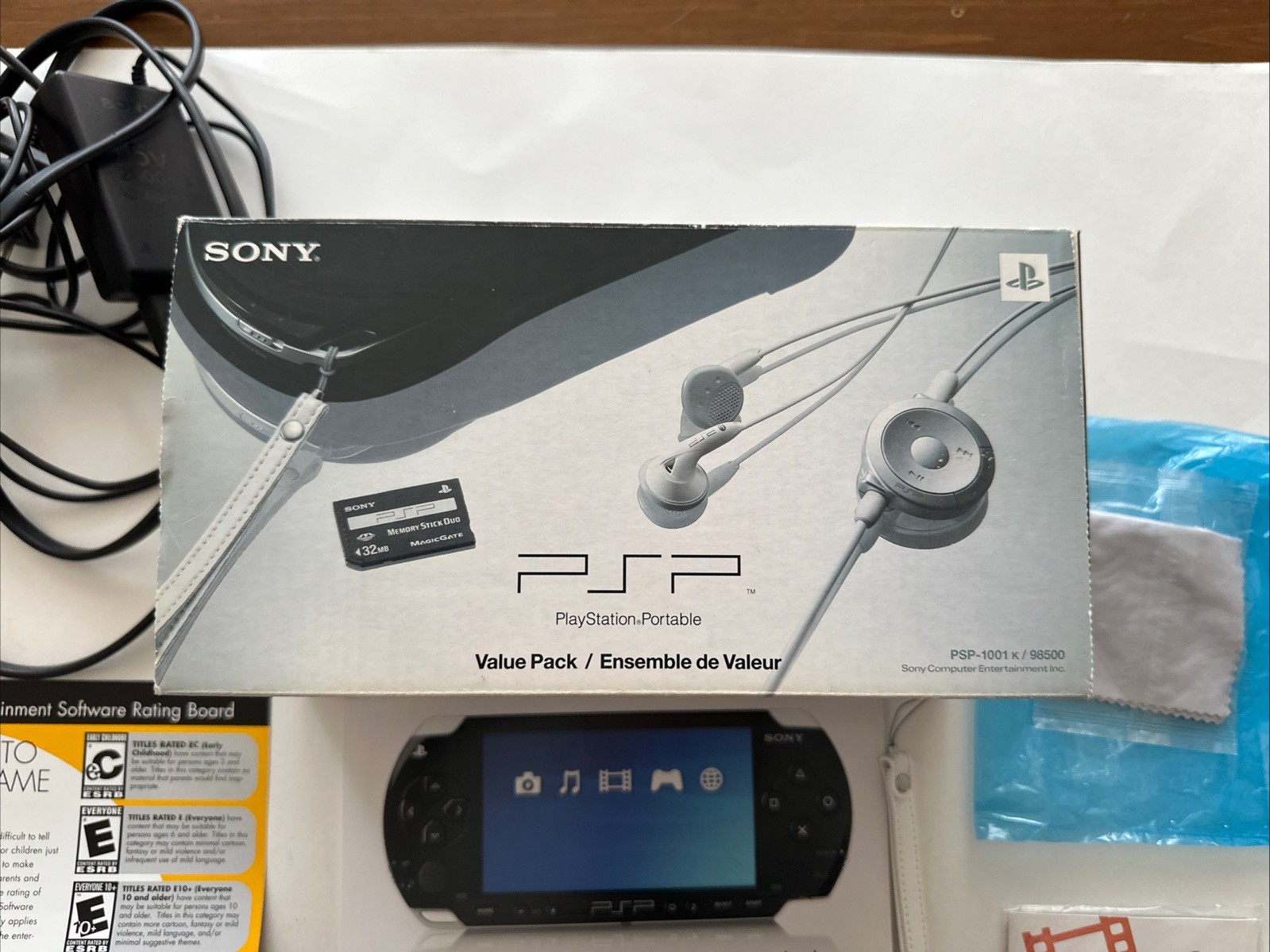 Sony PlayStation Portable Value Pack – Black (PSP-1001K) – CIB (no Headphones)