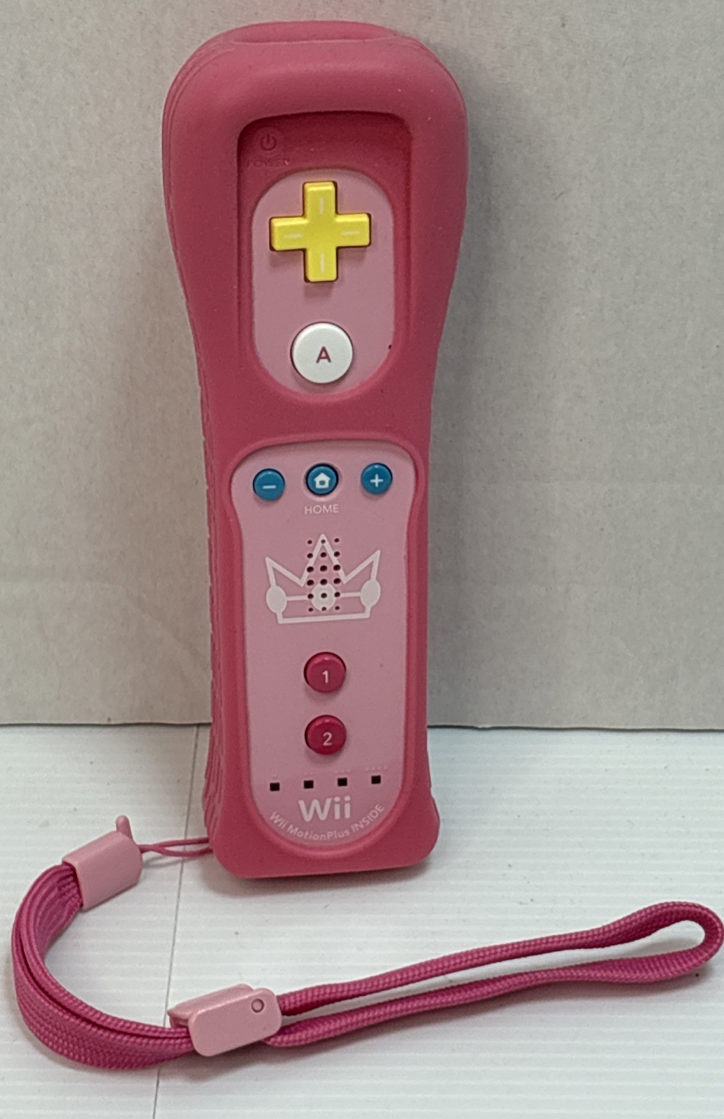 Nintendo Wii Remote Princess Peach Pink Controller RVL-036, Silicone Cover Skin