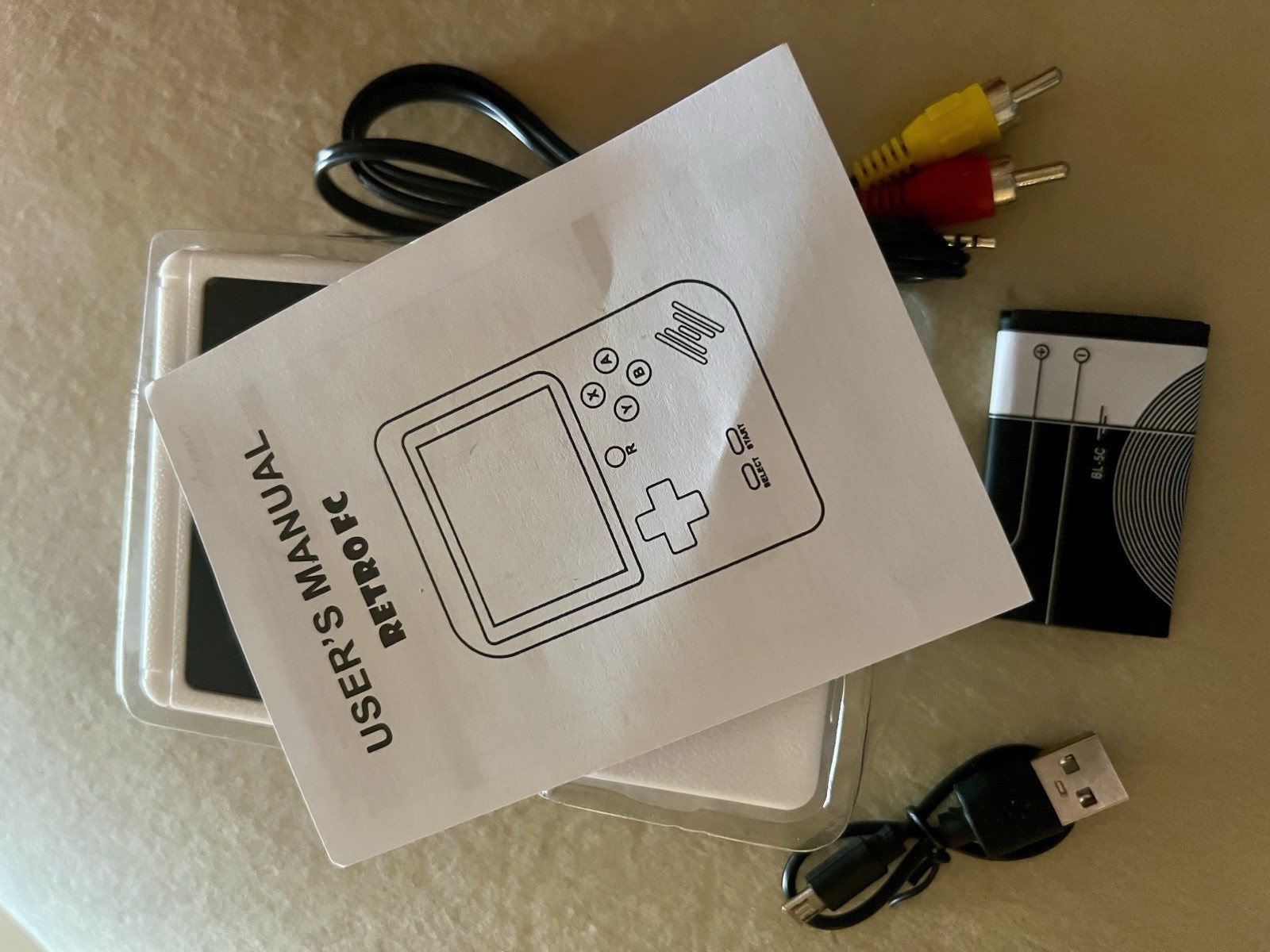 Retro FC Handheld Game Console White/Black TV Out USB & AV Cables