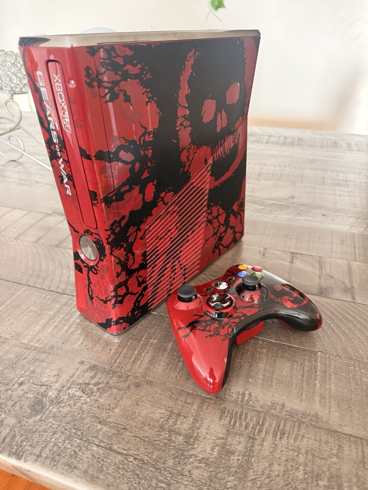Microsoft Xbox 360 Gears of War Limited Edition Red/Black 250GB w Controller