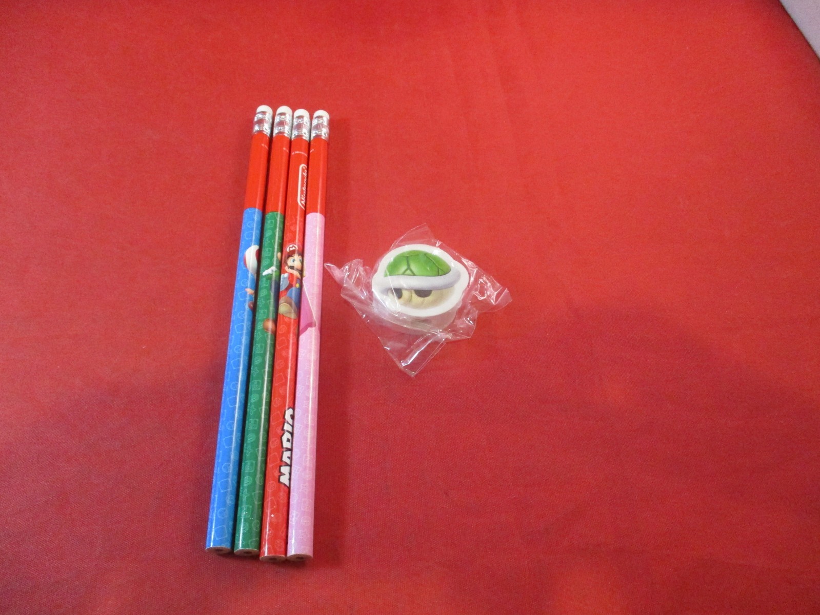 Super Mario Bros Nintendo Pencil Set Mario Toad Luigi Peach + Koopa Shell Eraser