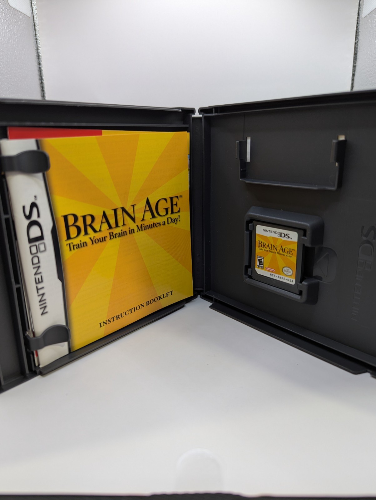Nintendo DS – Brain Age – Complete in Box w/ Manual