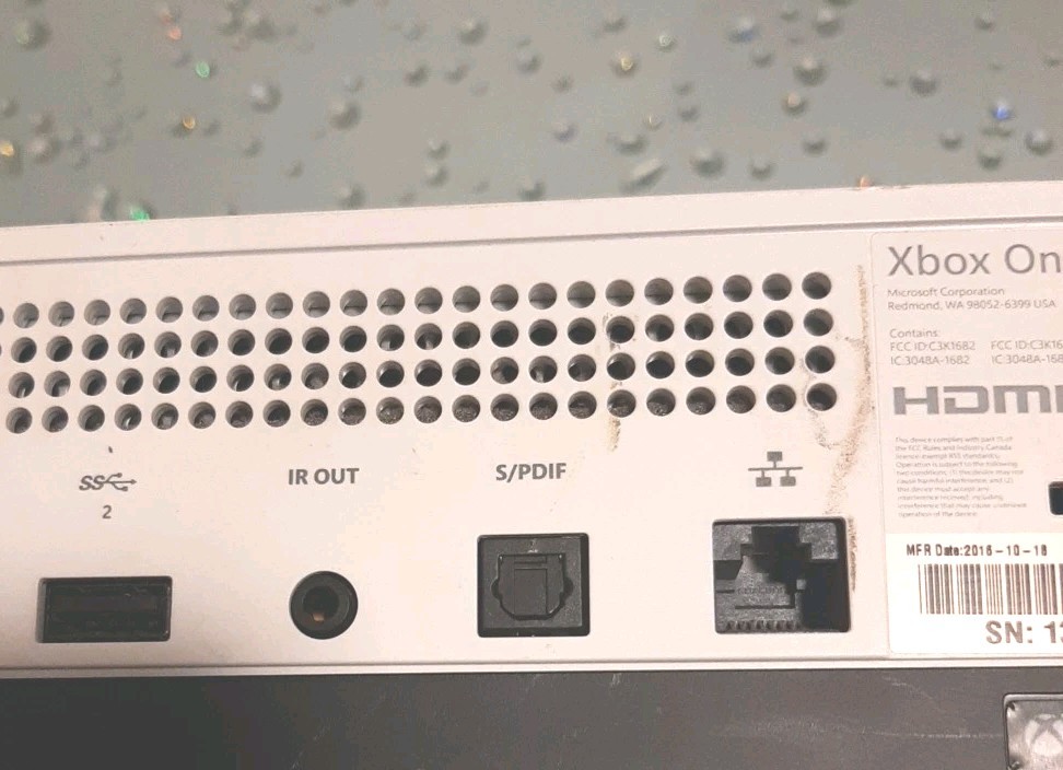 Microsoft Xbox One S 512GB Video Game Console Model 1681 White