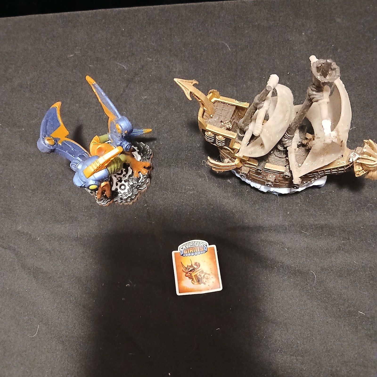 Lot of 46 – Skylanders Figures, Cards, Sticker, Manuals Assorted Untested☄️☄️#M