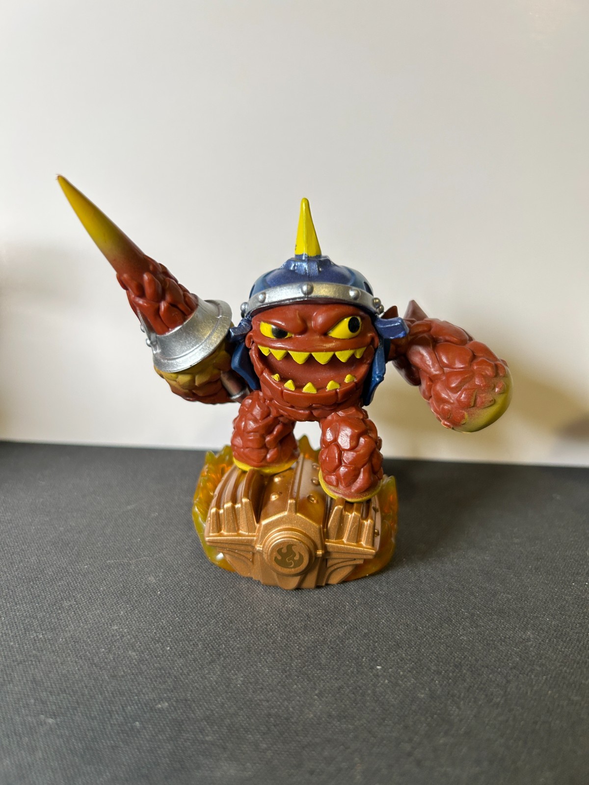 Skylanders Superchargers Lava Lance Eruptor & Burn Cycle