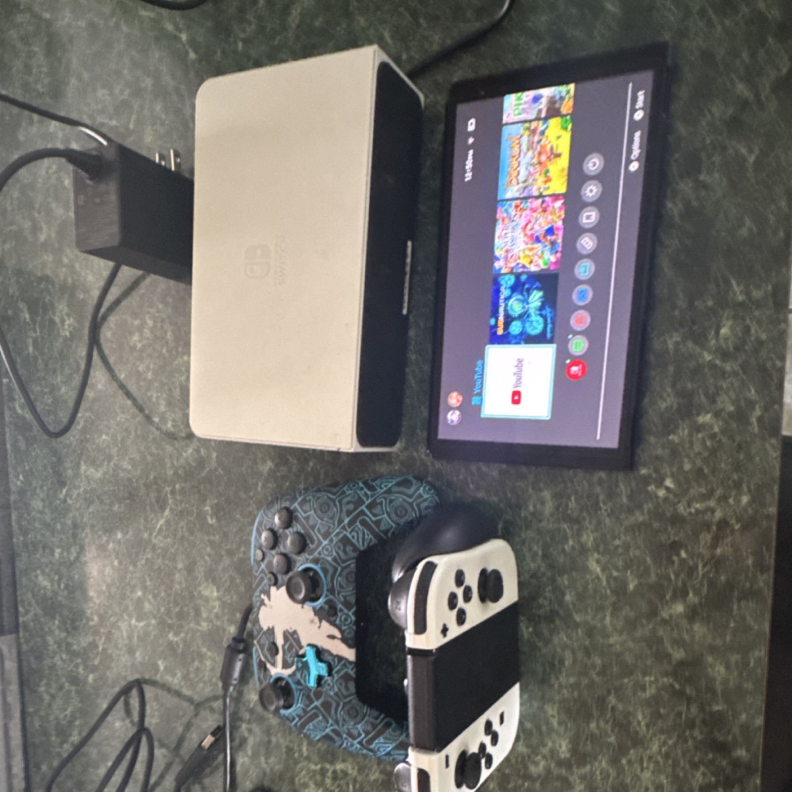 Nintendo Switch Console Black White Dock Controller Wi-Fi Internet Browsing