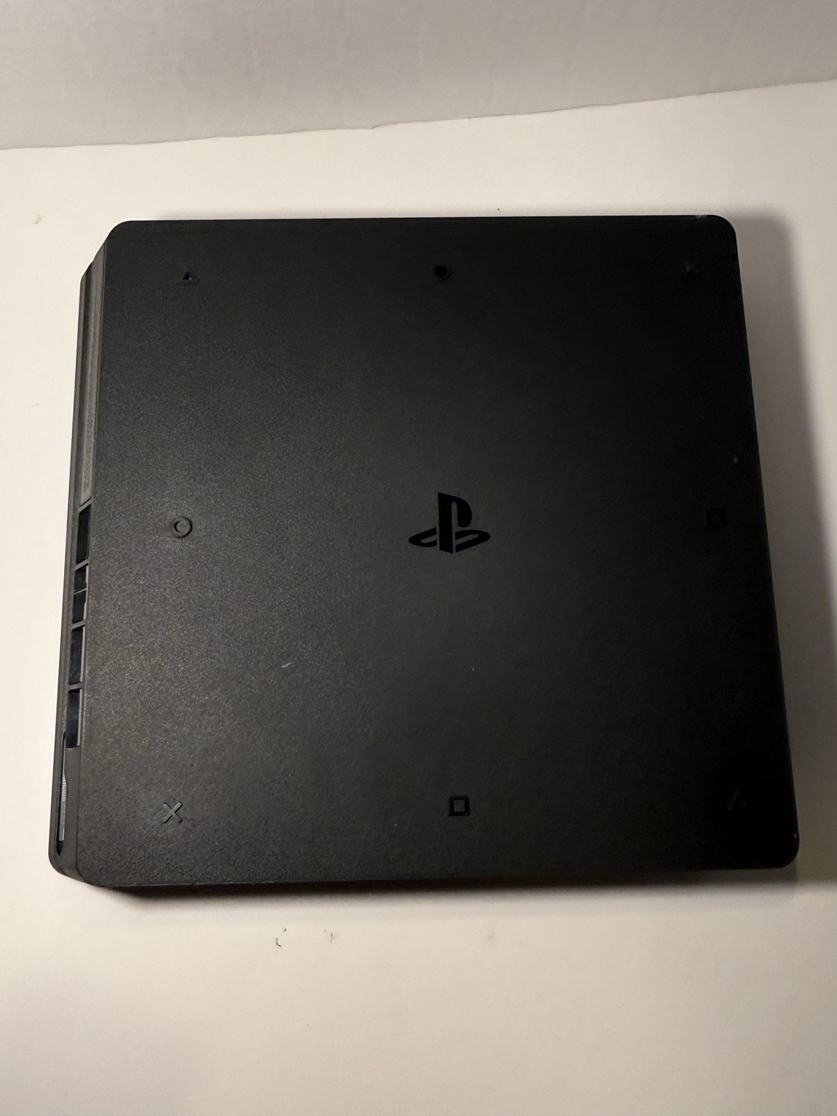 Sony PlayStation 4 PS4 1TB Black Console CUH-2215B HDR w/ Controller CIB Tested