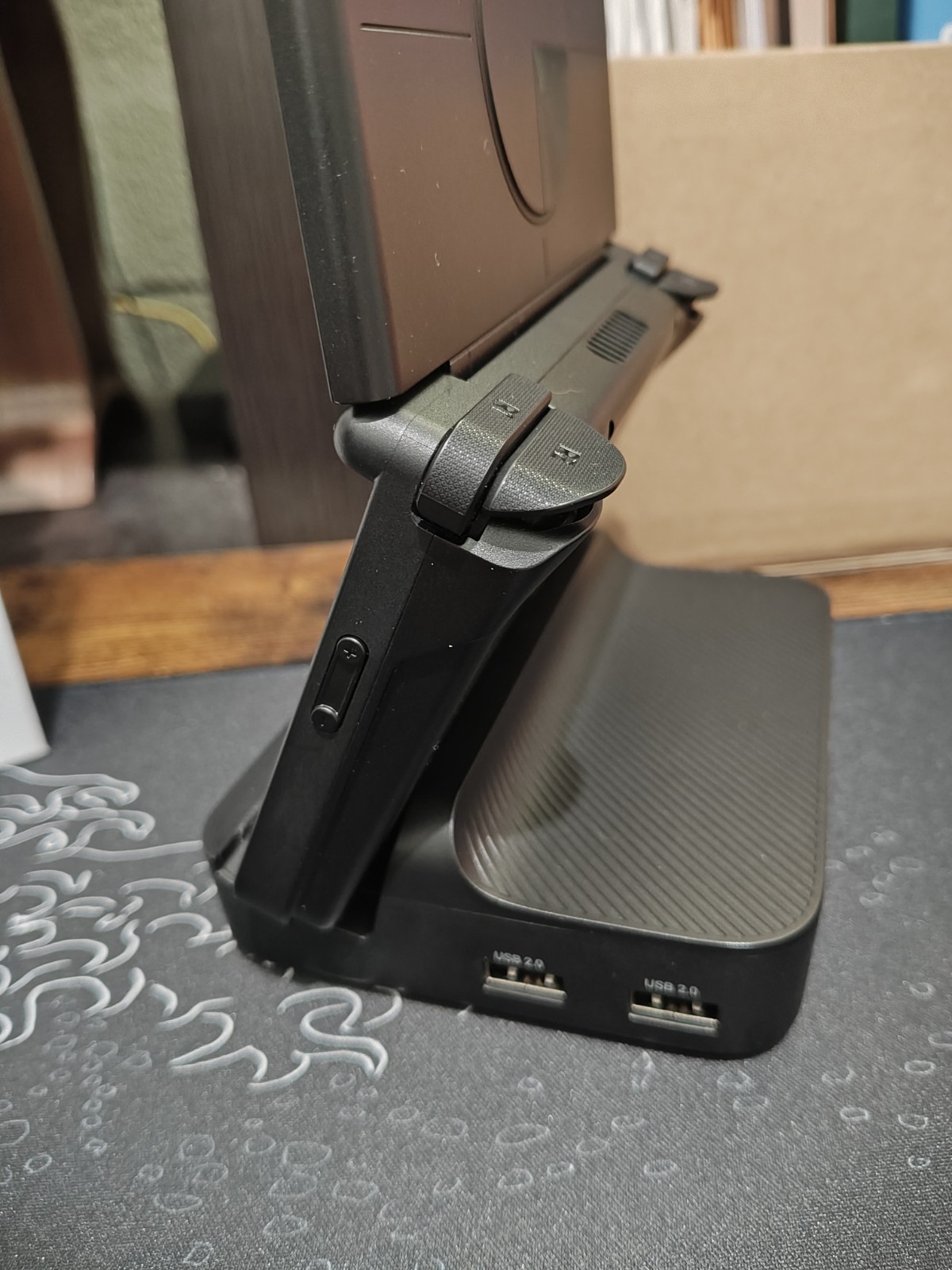 Retroid Pocket Flip 2 Bundle w/ Dock & Case SD865 8GB RAM 128GB ROM (Black)