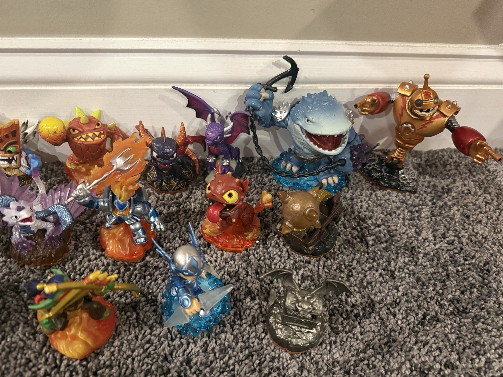Skylanders GIANTS – Lot of 24 Figures #1
