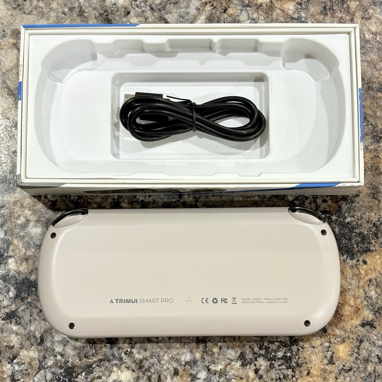 Trimui Smart Pro, Retro Gaming Handheld, New 64GB Card, Loaded Ready To Play