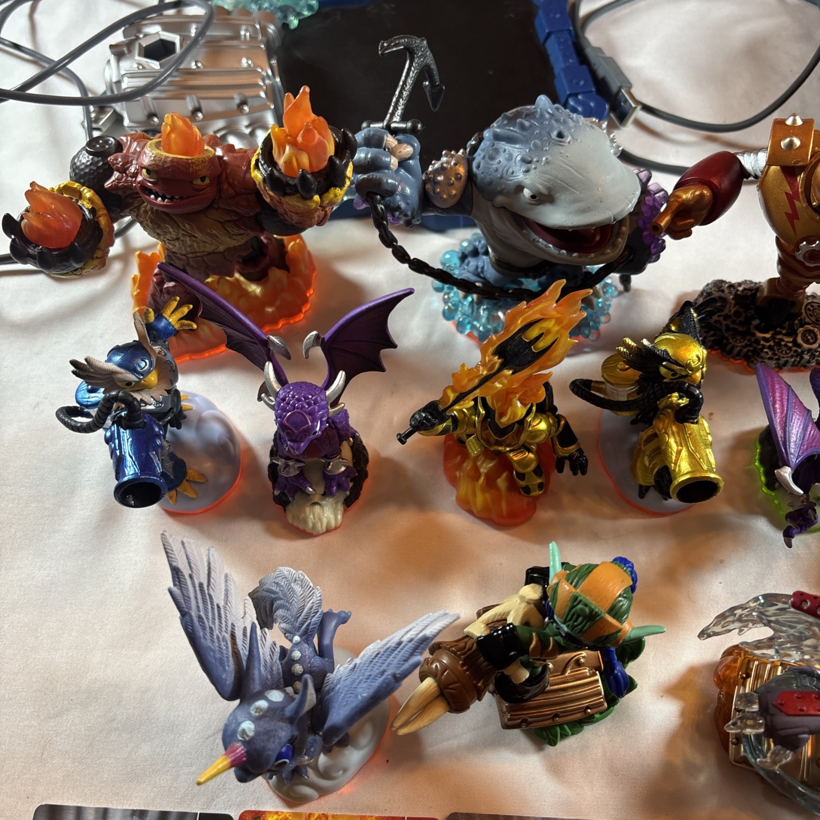 Activision Skylanders Lot Of 17 With 2 Power Portals | Cards |