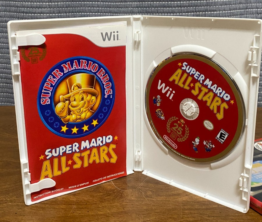 Nintendo Wii Super Mario All Stars 25th Anniversary Limited Edition Box Set CIB