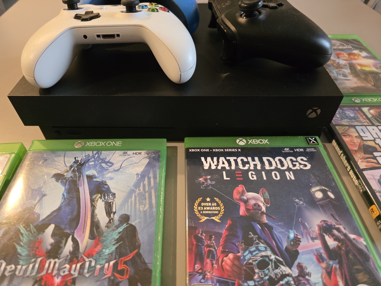 Xbox One X 1TB Console, 3 Wireless Controllers, 5 Games Bundle Tested