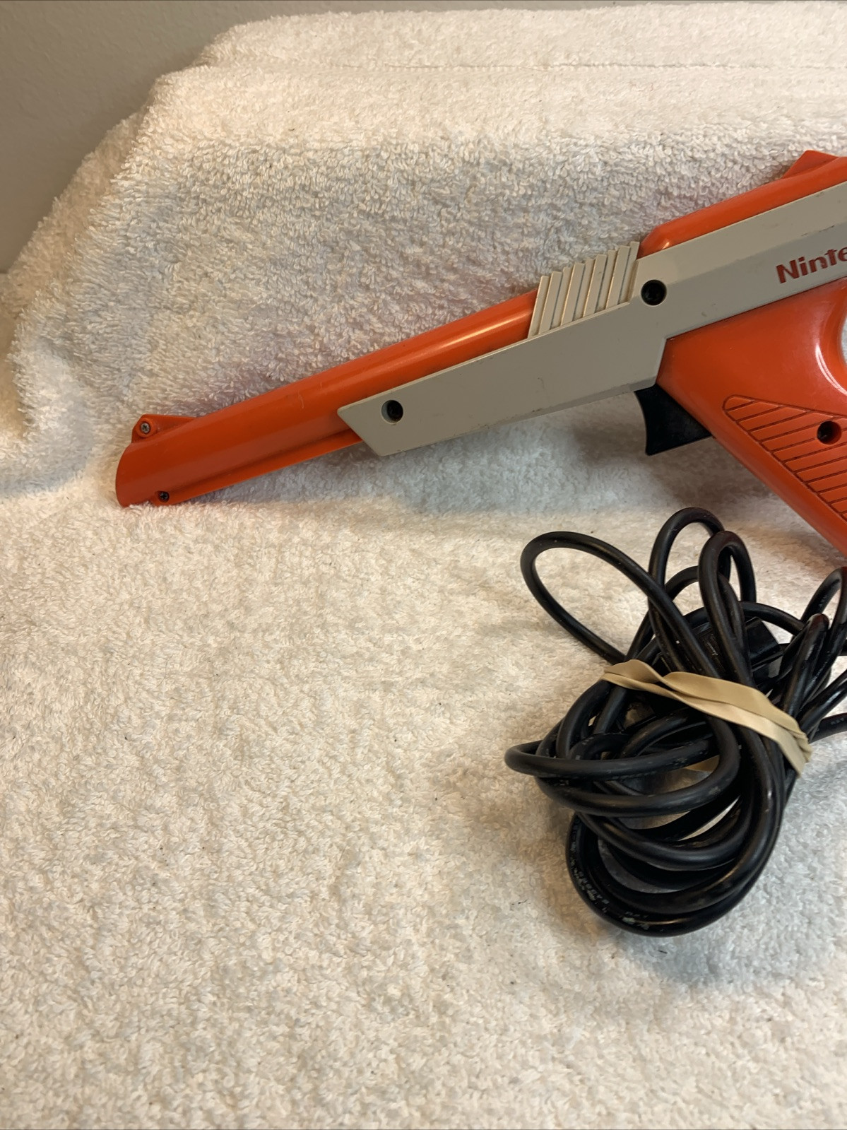 Original 1985 Orange Nintendo NES Zapper Gun NES-005 Authentic Untested