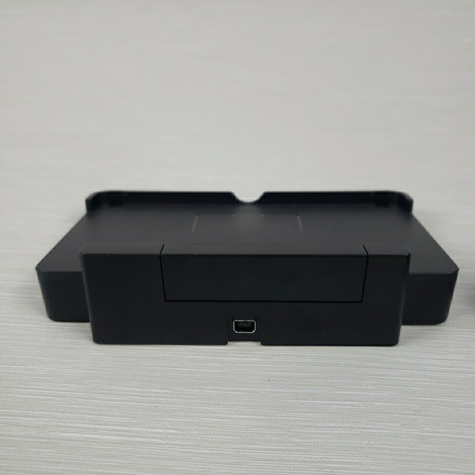 Nintendo 3DS Car Charging Cradle Docking Station Black CTR-007 4.6V 900mA