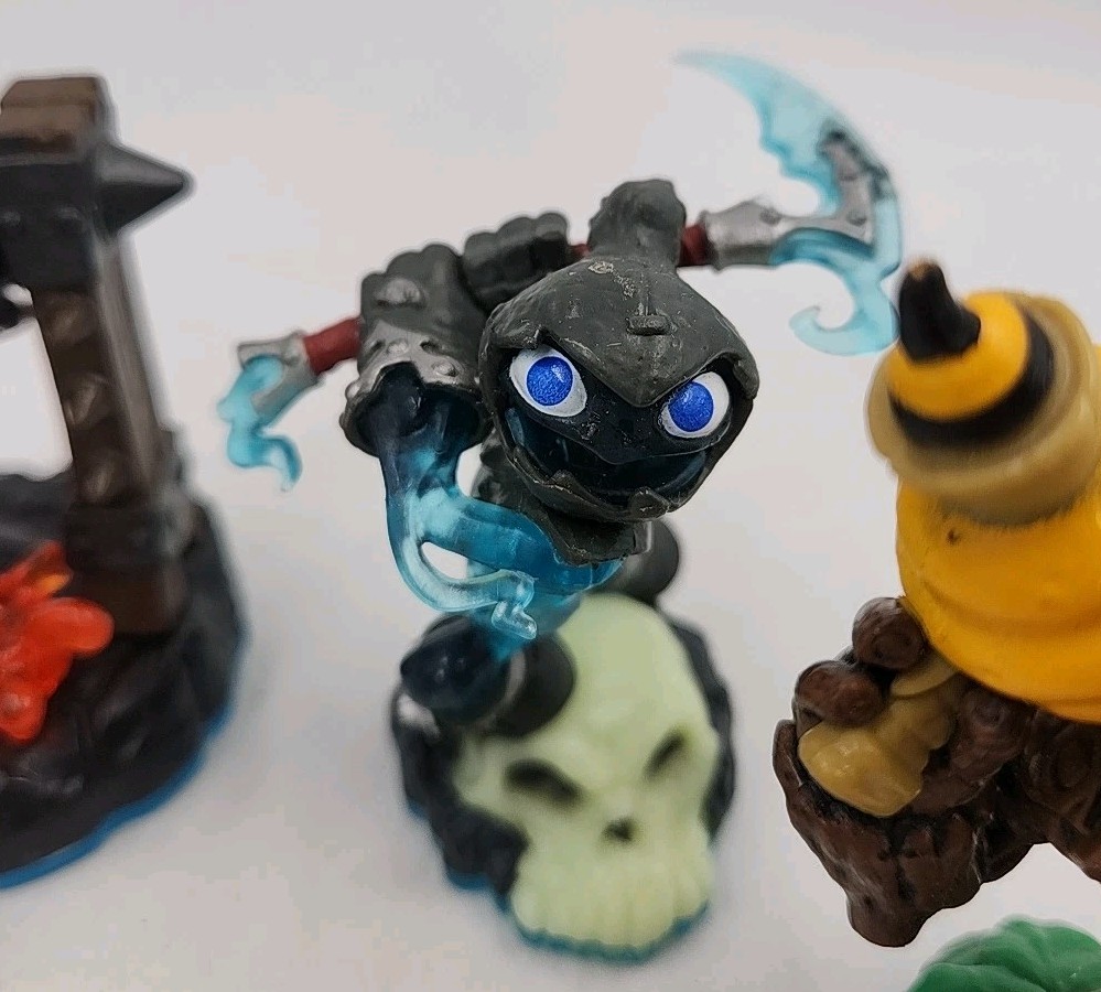 Activision Skylanders Lot Of 4 A2139A , A3137A, A0142A, A3137A
