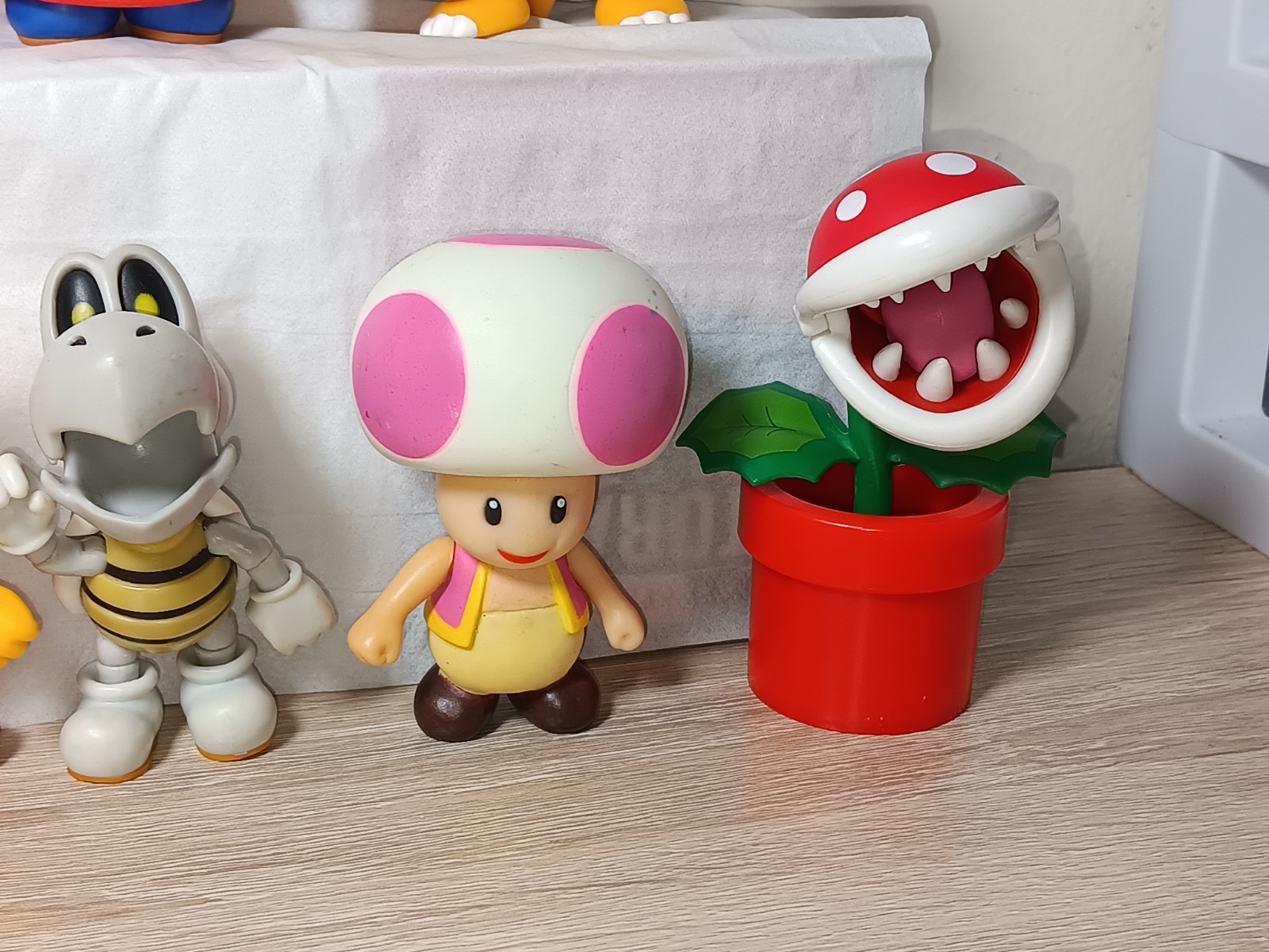 10 Pcs SUPER MARIO 4″ LOT Wendy Koopa Peach Boom Boom Purple Toad Dry Bones