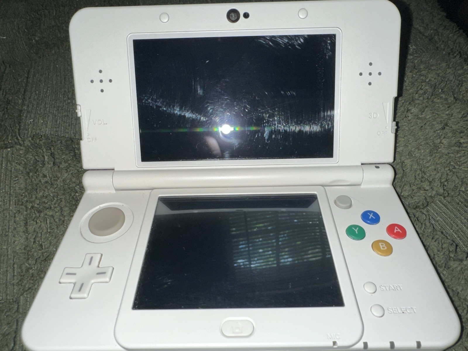 “New” Nintendo 3DS Super Mario White Edition + Games