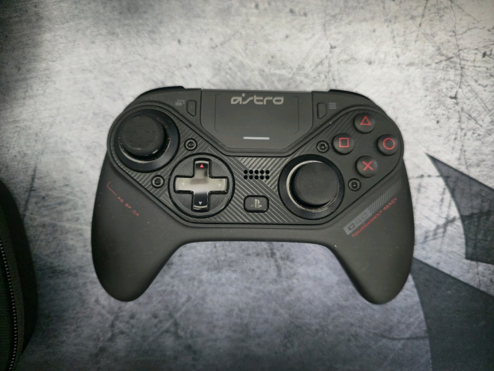 Astro C40 tournament ready wireless/wired controller for PS4/PC – black