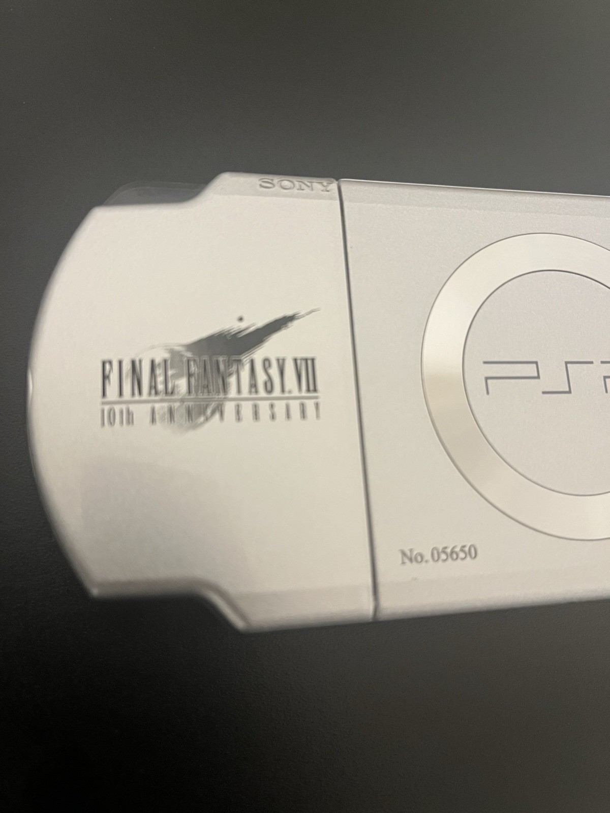 Sony PSP 2000 Crisis Core: Final Fantasy VII Silver Handheld System *Read Descr*