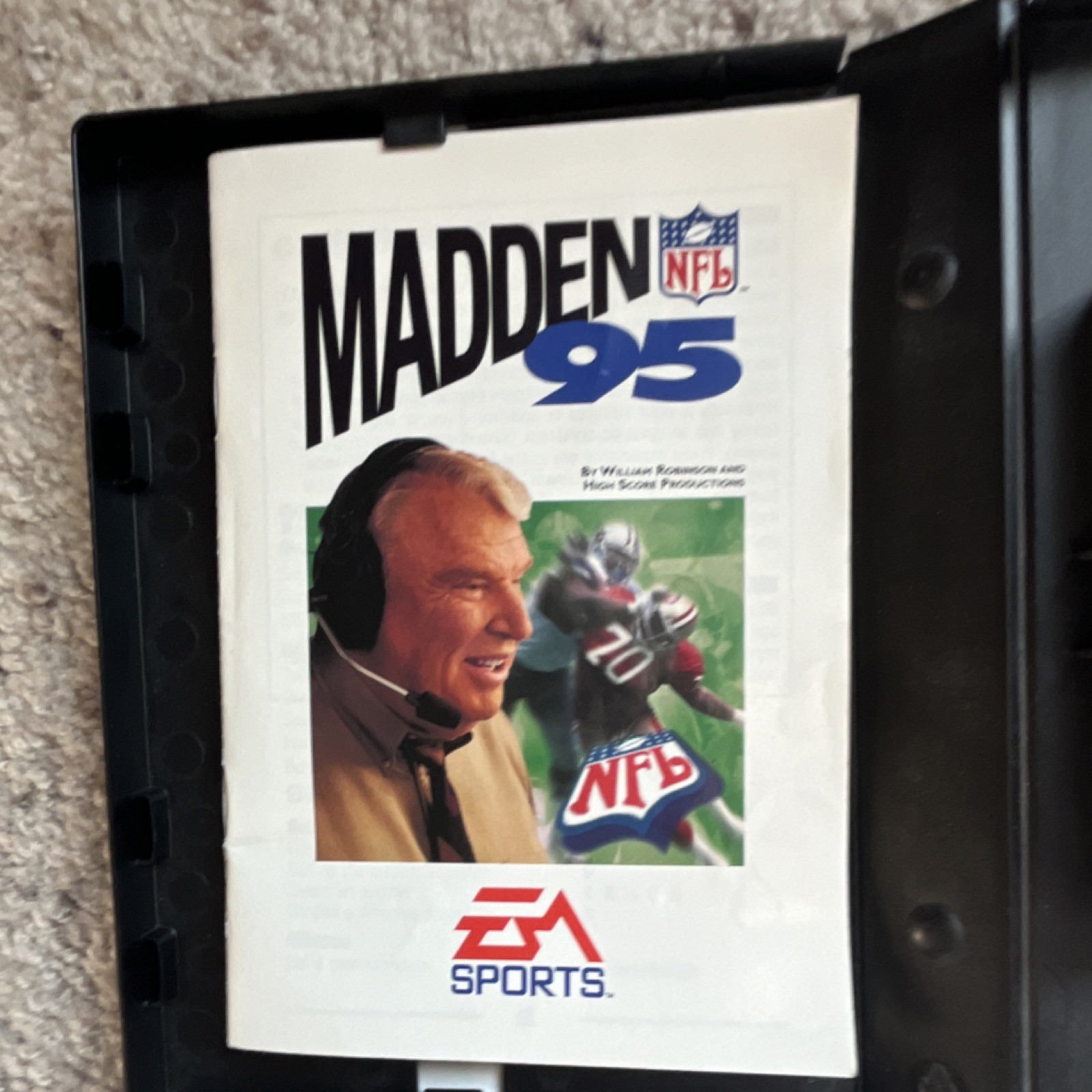 EA SPORTS Madden NFL 95 Sega Genesis Cartridge, Case & Manual American Football