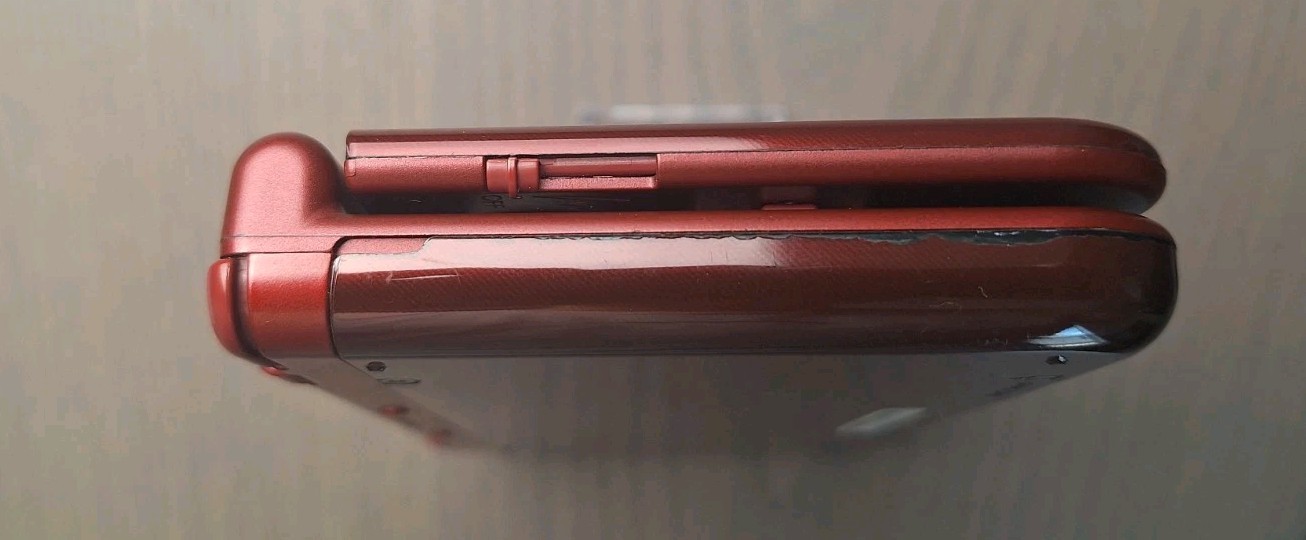 New Nintendo 3DS XL Metallic Red Charger + 32GB SD Card | Region Free