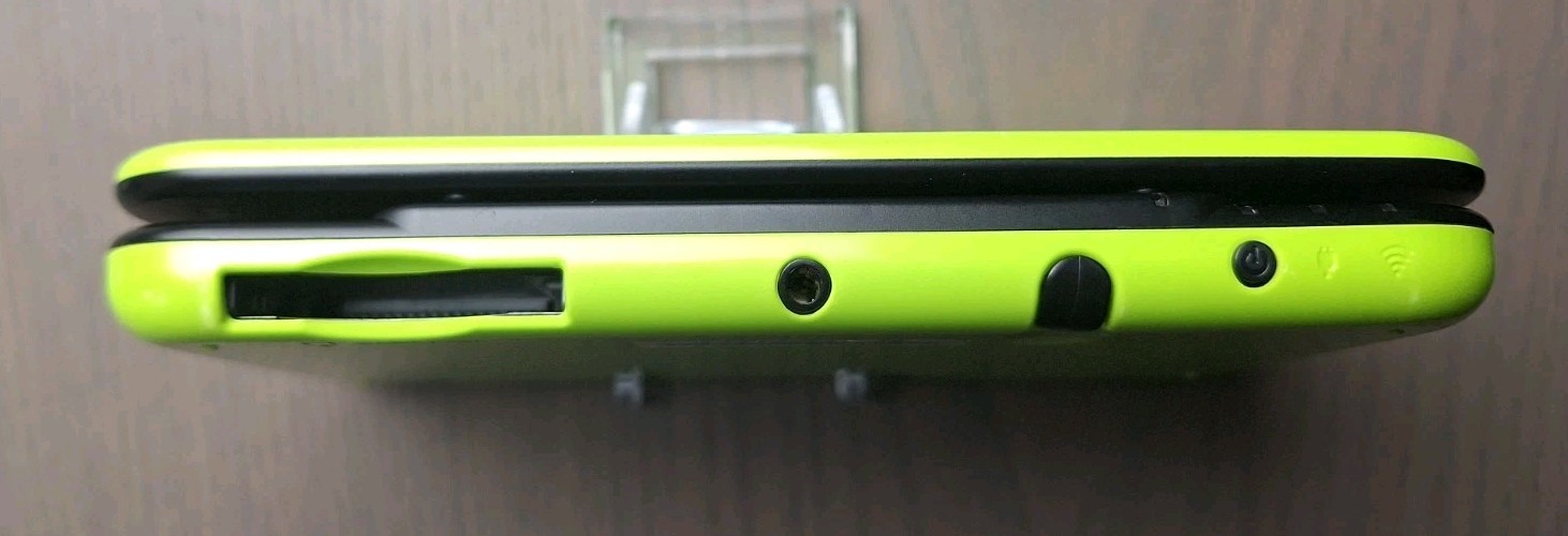 New Nintendo 3DS XL Lime Black | Charger + 32GB SD Card | Region Free