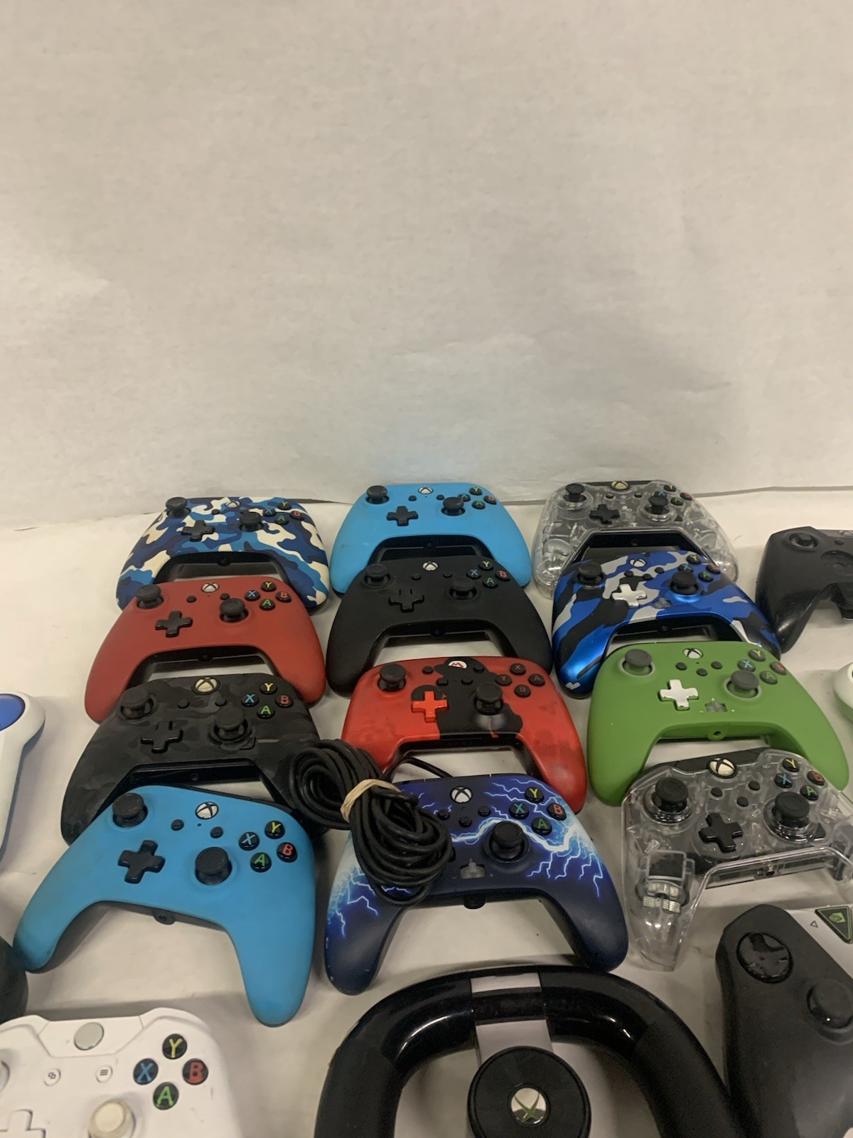 UNBRANDED XBOX ONE REMOTES ALL UNTESTED NOT WORKING FOR PARTS !!
