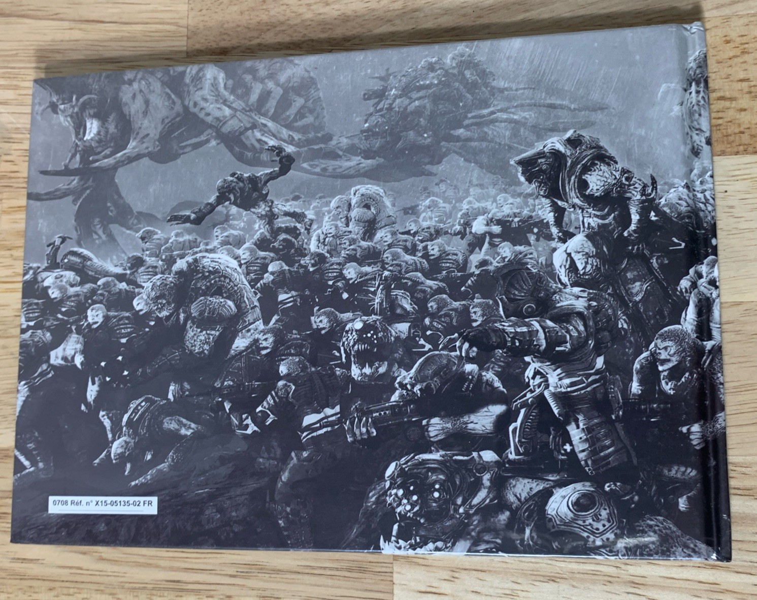 Beneath the Surface An Inside Look at Gears of War 2 Book.Factory Sealed French