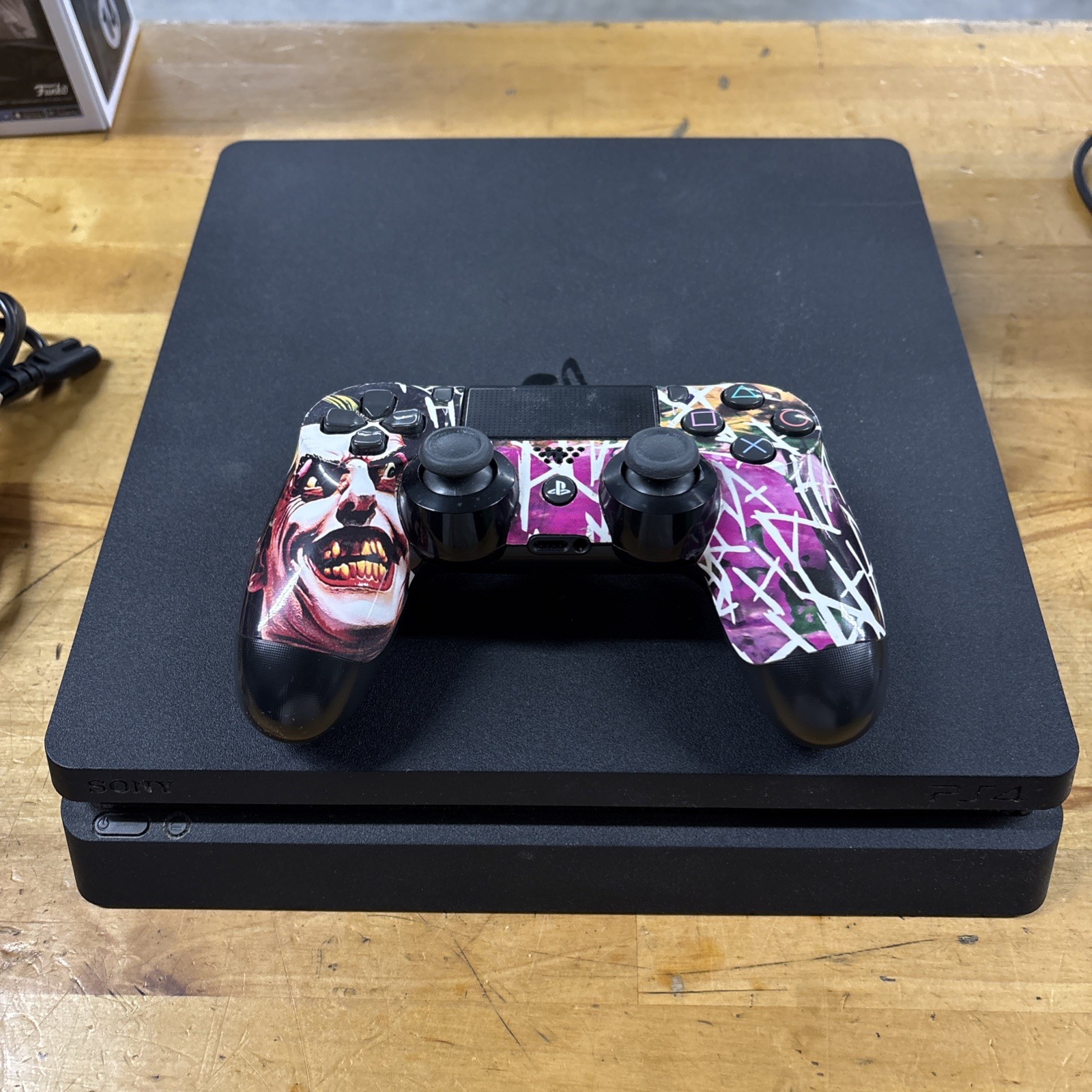Sony PS4 Slim 1TB Black Console w/ DualShock 4 Controller READ DESCRIPTION