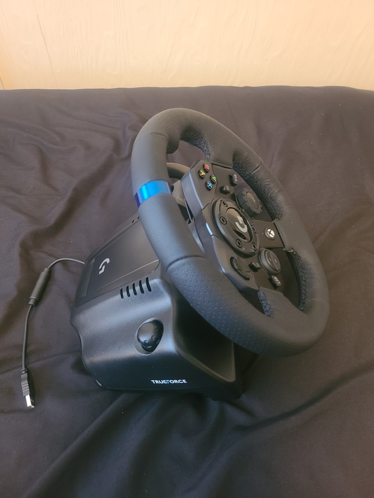 Logitech G923 Racing Wheel with Pedals for Xbox Series X/S, Xbox One & PC