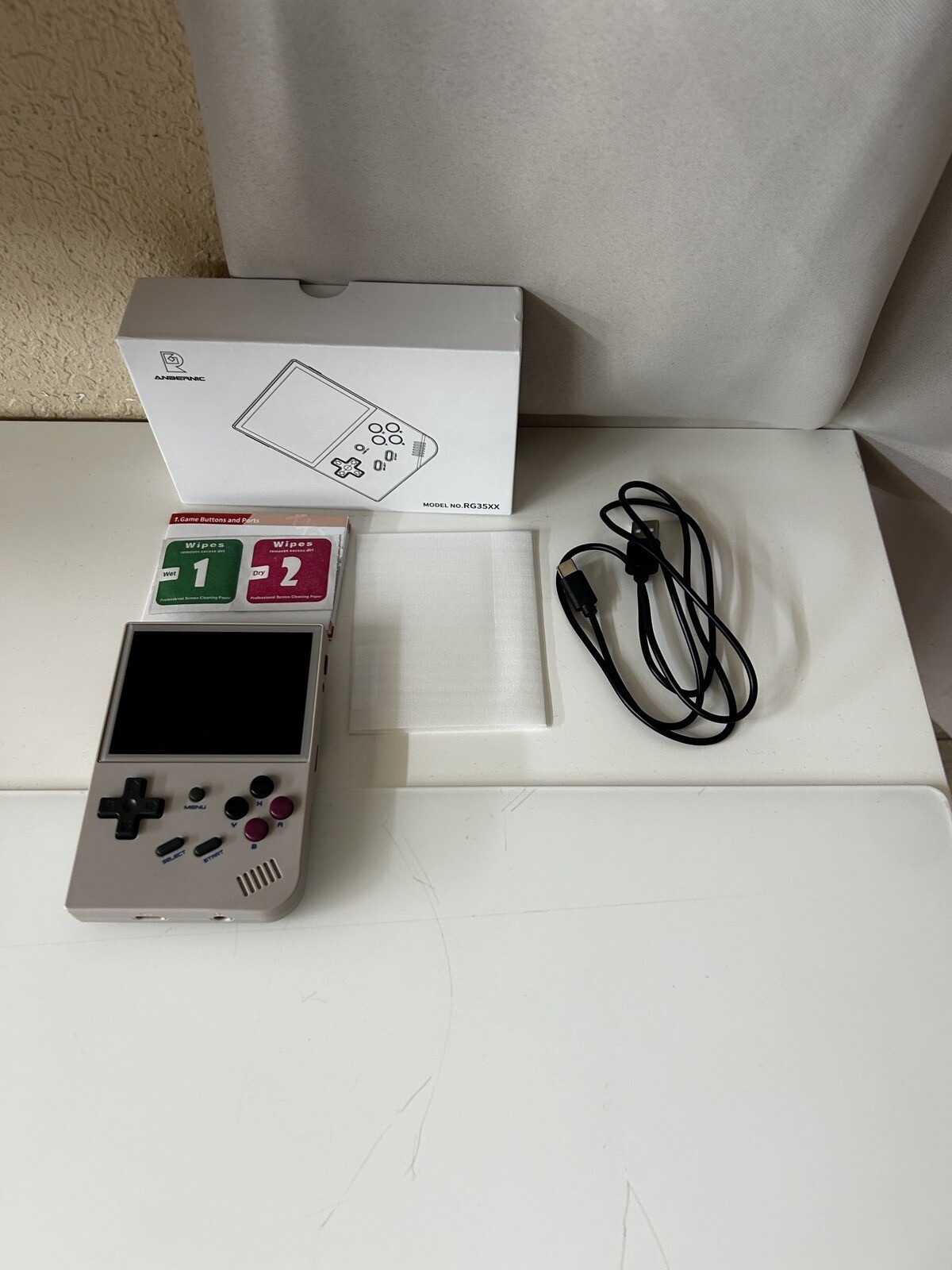 ANBERNIC 3.5 Inch Retro Game Console, 64GB, Retro| RG35XX