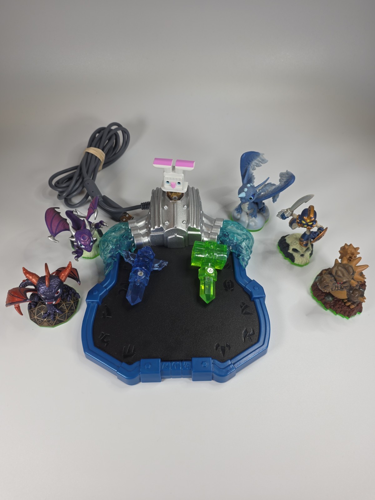 Figure and Trap Lot – Skylanders Superchargers Portal Of Power Xbox 360 87504790