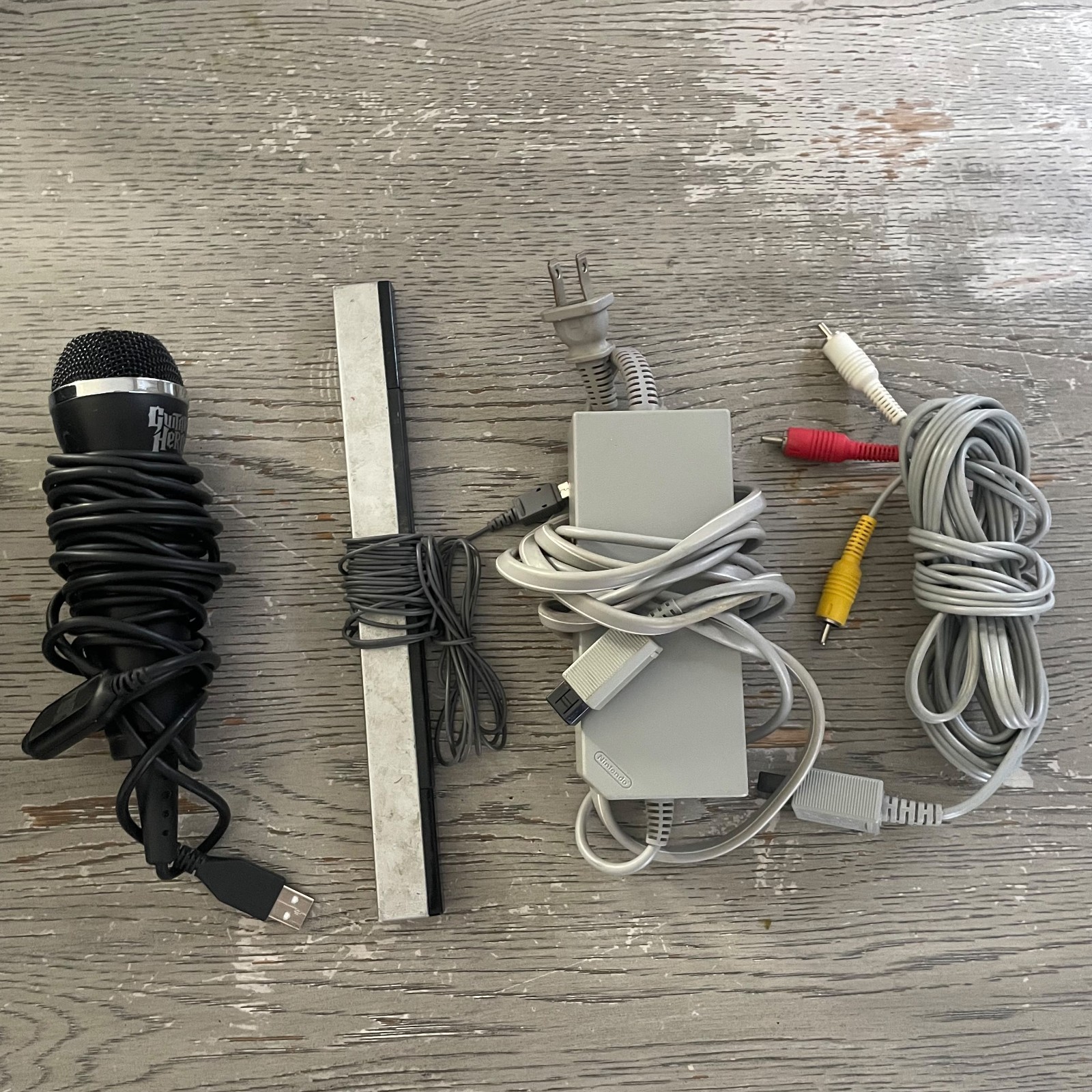 Nintendo Wii RVL-001(USA) Black NTSC-U/C Console Bundle w/ Sensor Bar & AV