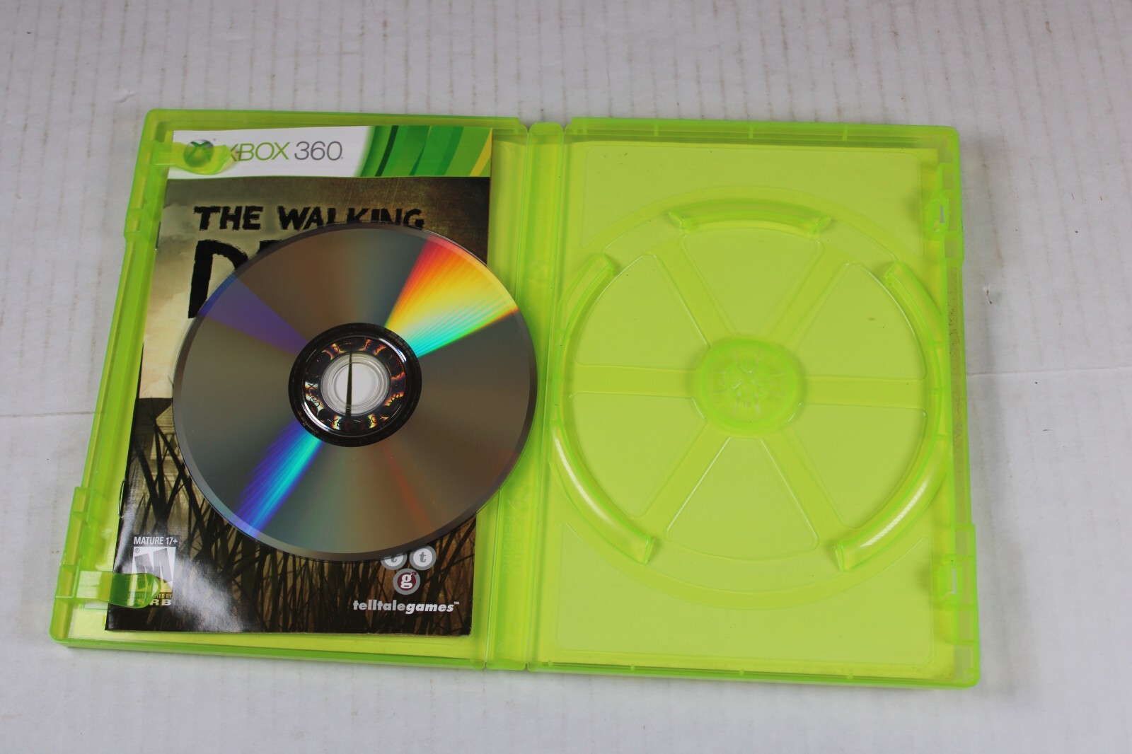 The Walking Dead: A Telltale Games Series (Microsoft Xbox 360, 2012) Complete