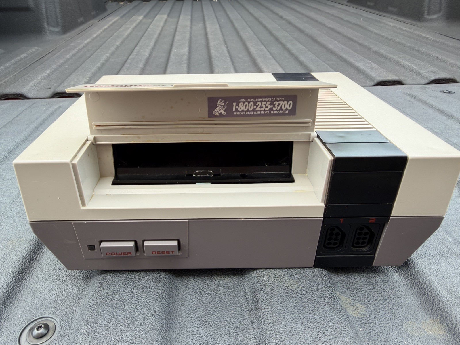 Nintendo NES Console System w/ controller, Tv hookup, Original AC Adapter Games