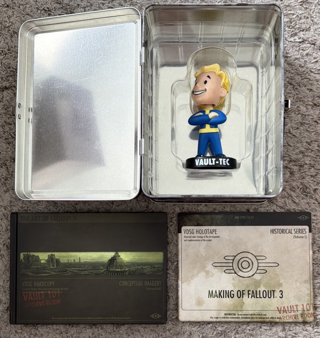 FALLOUT 3 COLLECTOR’S EDITION BOBBLEHEAD LUNCHBOX ART BOOK & DVD – NO GAME