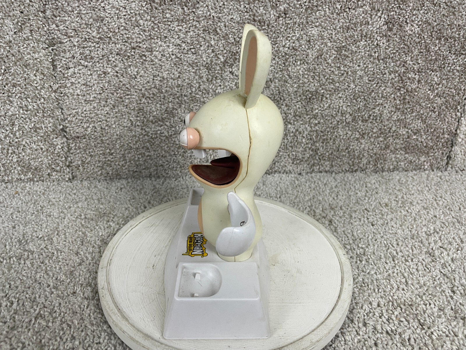 Mad Catz Rayman Raving Rabbids Wii Dual Charger RRR5762 White Untested