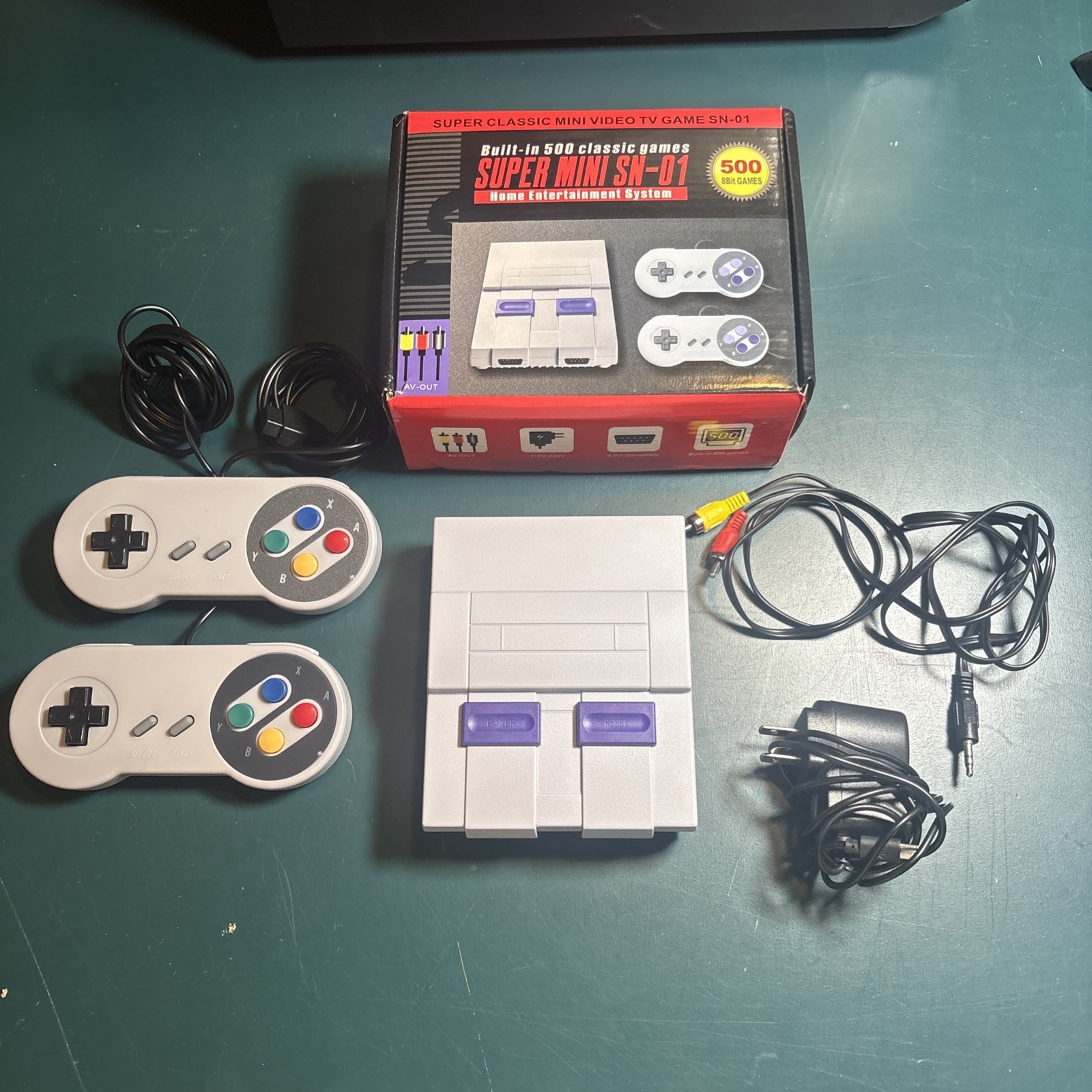 Super Mini SN-01 SNES Console, Built-In 500 Games, 2 Controllers, AV-Out