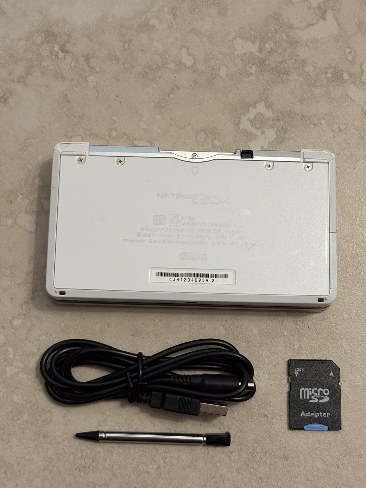 Nintendo 3DS Console White Edition With Charger US SELLER New Top Screen