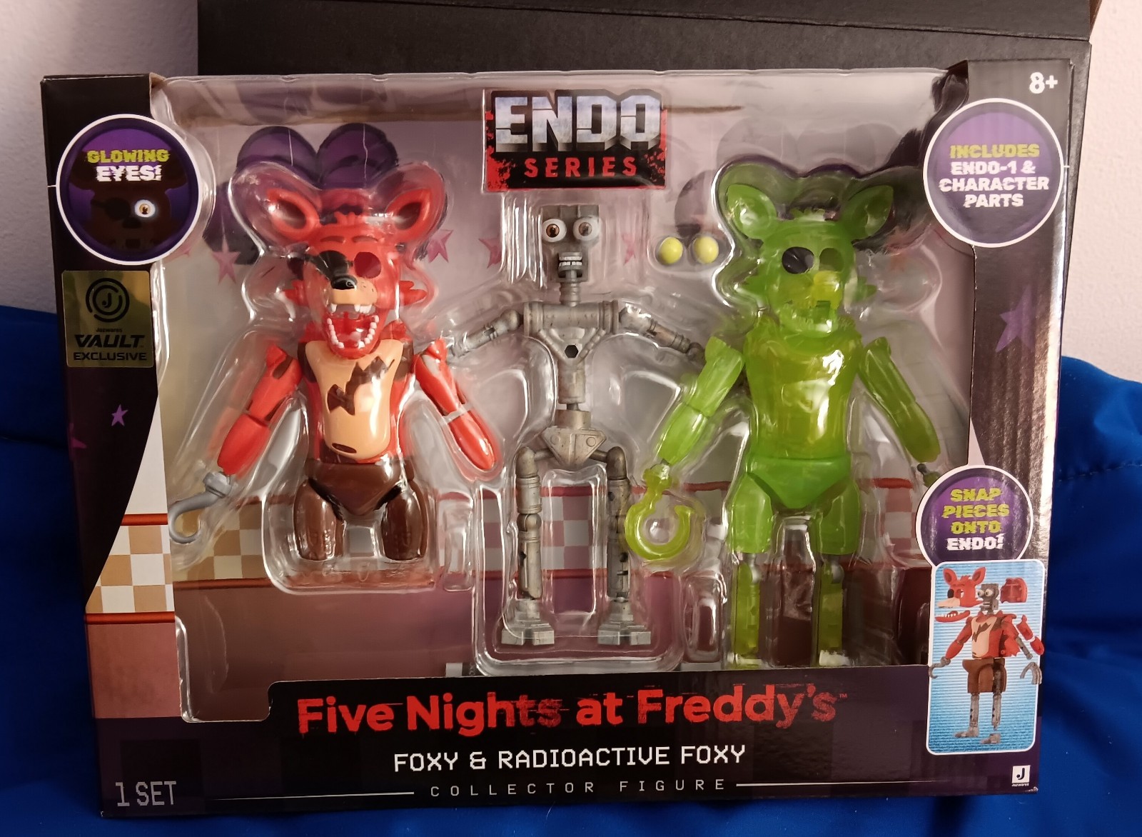 Five Nights at Freddy’s Endo Series FOXY + RADIOACTIVE FOXY FIGURES JAZWARES