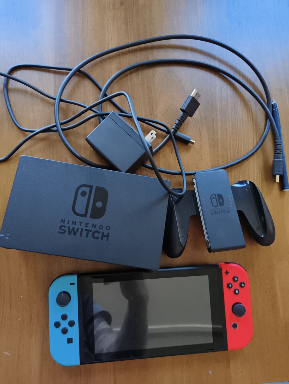 Nintendo Switch HAC-001(-01) 32 GB Handheld System Red/Blue Joycon And Dock