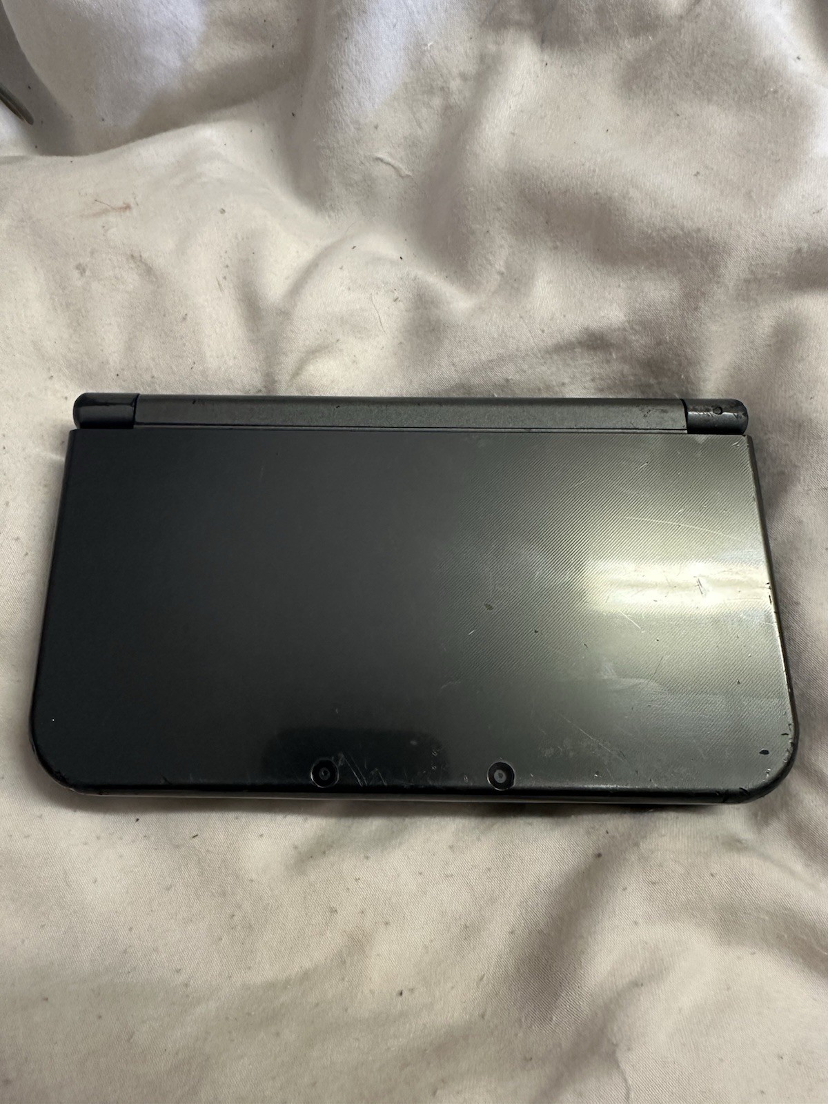 Nintendo “New”3DS XL Black System RED-001 W/ Charger , Mario Kart 7 & Carry Case