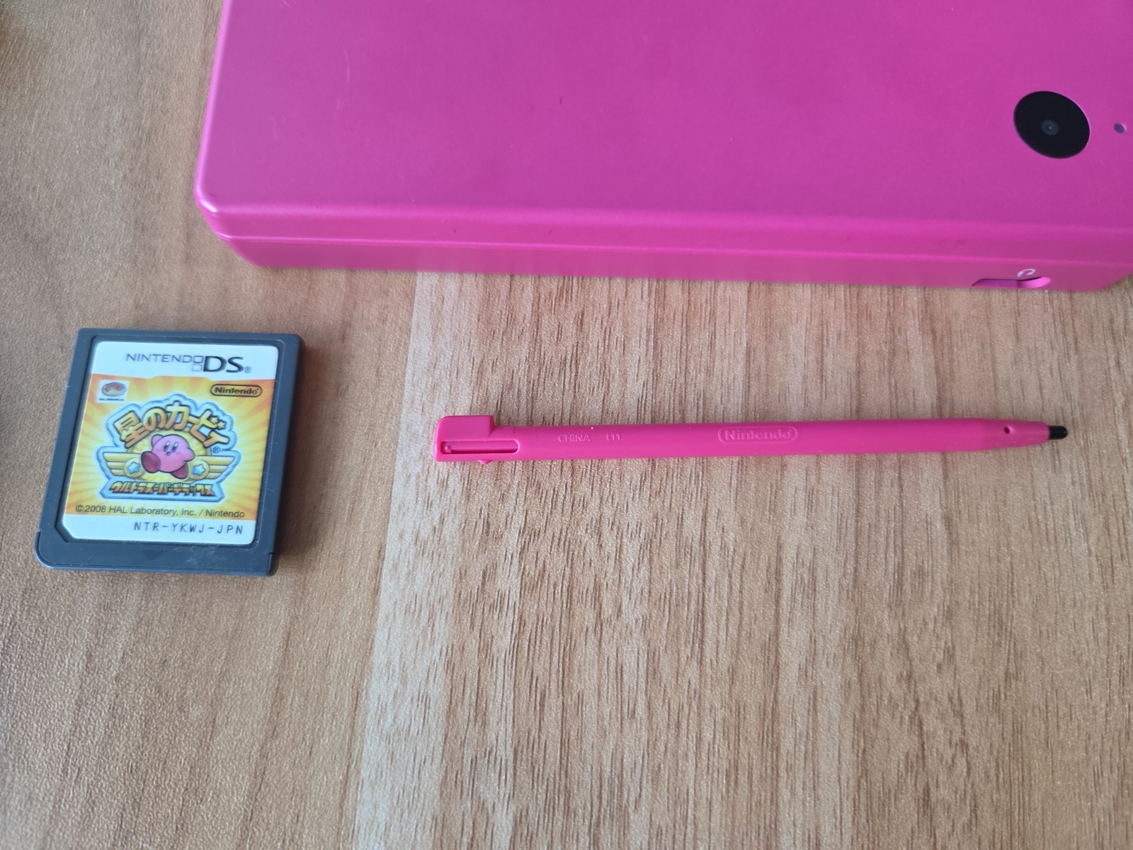 NINTENDO DSi CONSOLE WITH CHARGER HOT PINK Japan Region