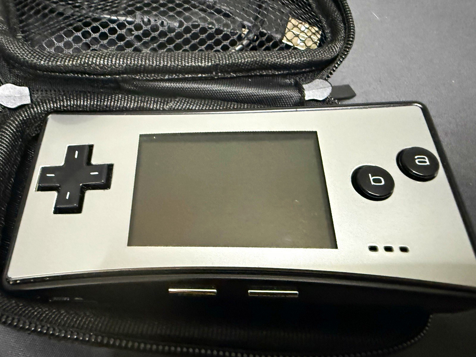 Nintendo Game Boy micro OXY-001 Silver/Black Handheld Console w/ Carry Case