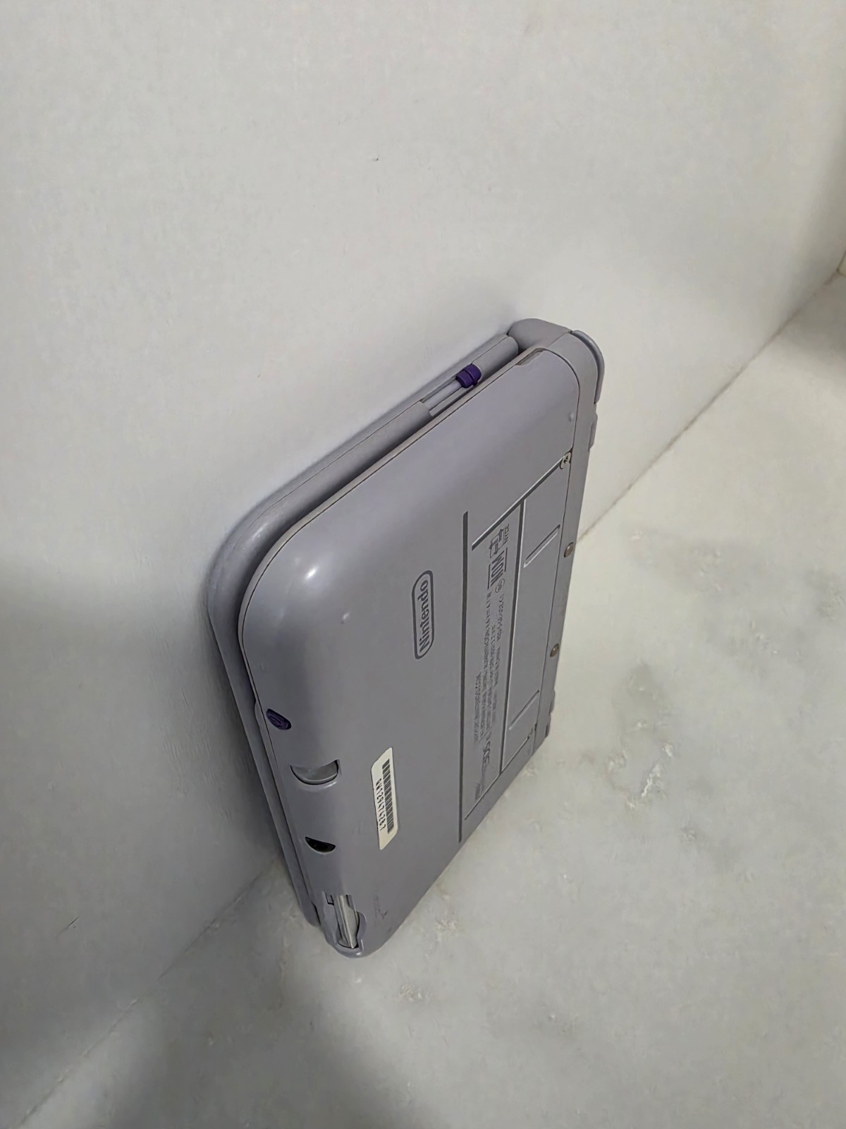 Nintendo New Nintendo 3DS XL SNES Edition Gray 4 GB Handheld Console (NTSC)