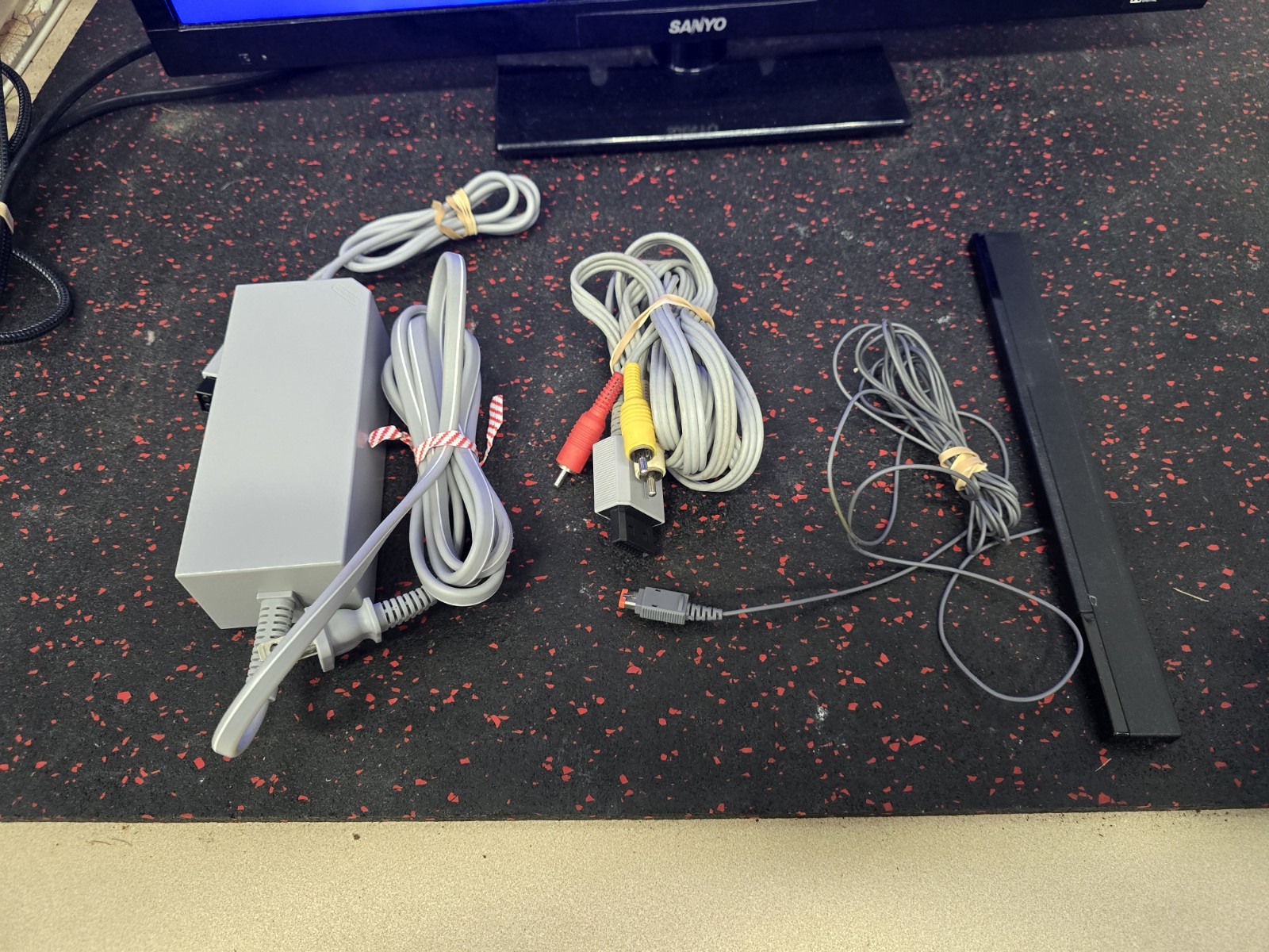 Nintendo Wii Game System RVL-101(USA) Black Bundle w/ Motion Plus & Super Mario