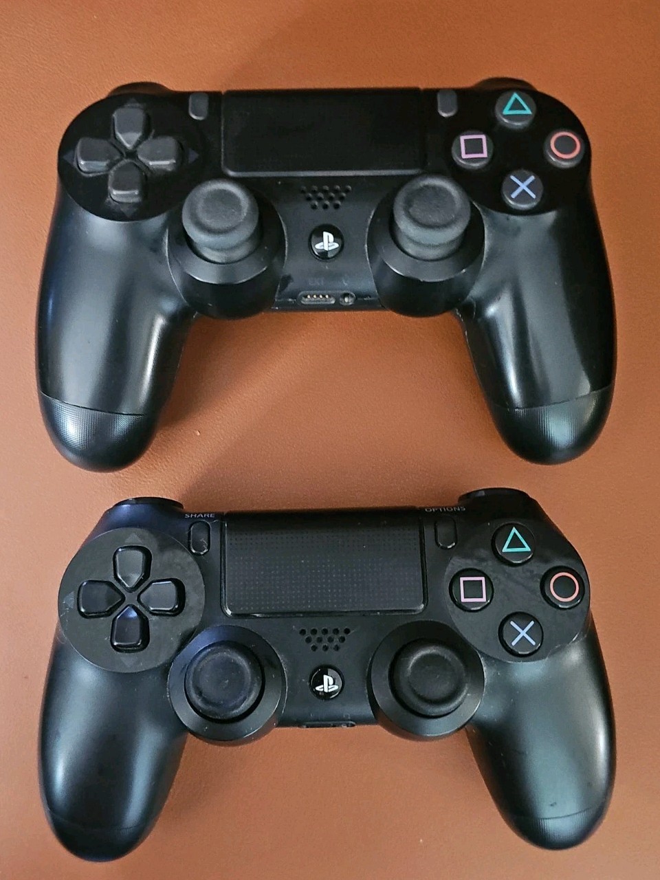 WORKING Sony Playstation 4 500GB PS4 FAT Console 2 Controllers 4 Games CUH-1215A